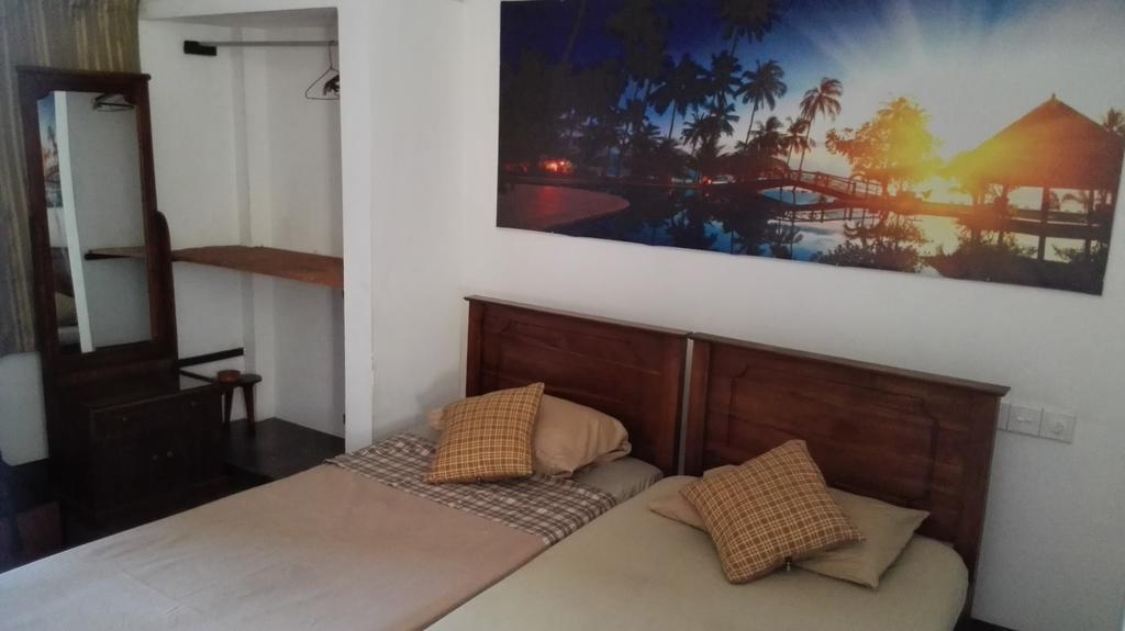 Hotel 100 Дехивала-Маунт-Лавиния Экстерьер фото